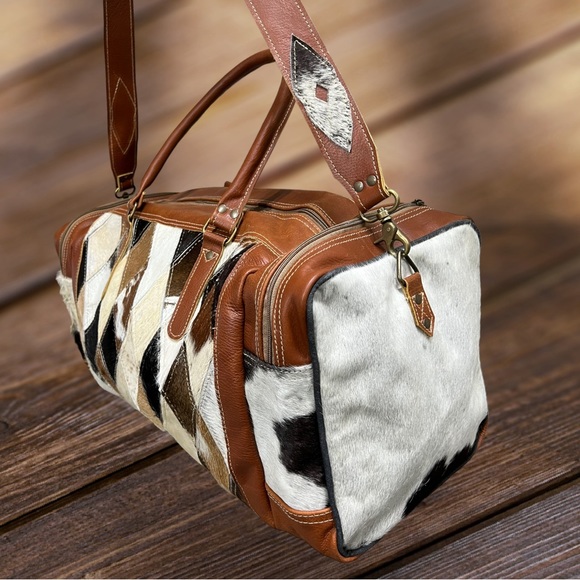 Fabulous Duffel Unisex genuine Cowhide Leather XL travel weekender patched - Picture 5 of 14